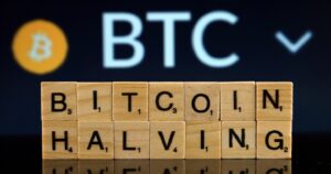 kriptoarena-artik-saatler-kaldi-peki-halving-sonrasi-bitcoin-nasil-hareket-edebilir