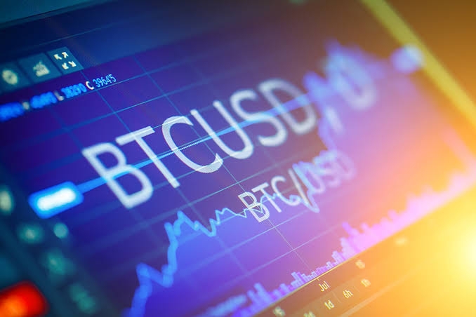 kriptoarena-bitcoin-parabolik-yukselisi-fiyat-cokusune-ragmen-bozulmadi