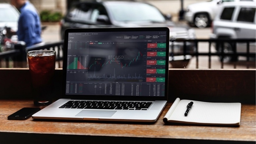 kriptoarena-dikkat-dusus-beklentisiyle-bitcoin-de-1-milyar-dolar-biriktiriyorlar