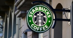 kriptoarena-starbucks-ta-kripto-para-kullanmanin-onemli-bir-adim