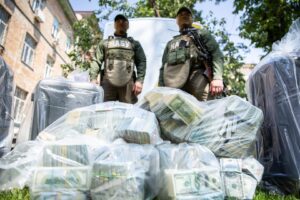 Ukrayna Kripto Para Yolsuzluğu İle Sallanıyor: Devlet Yetkililerine Soruşturma!