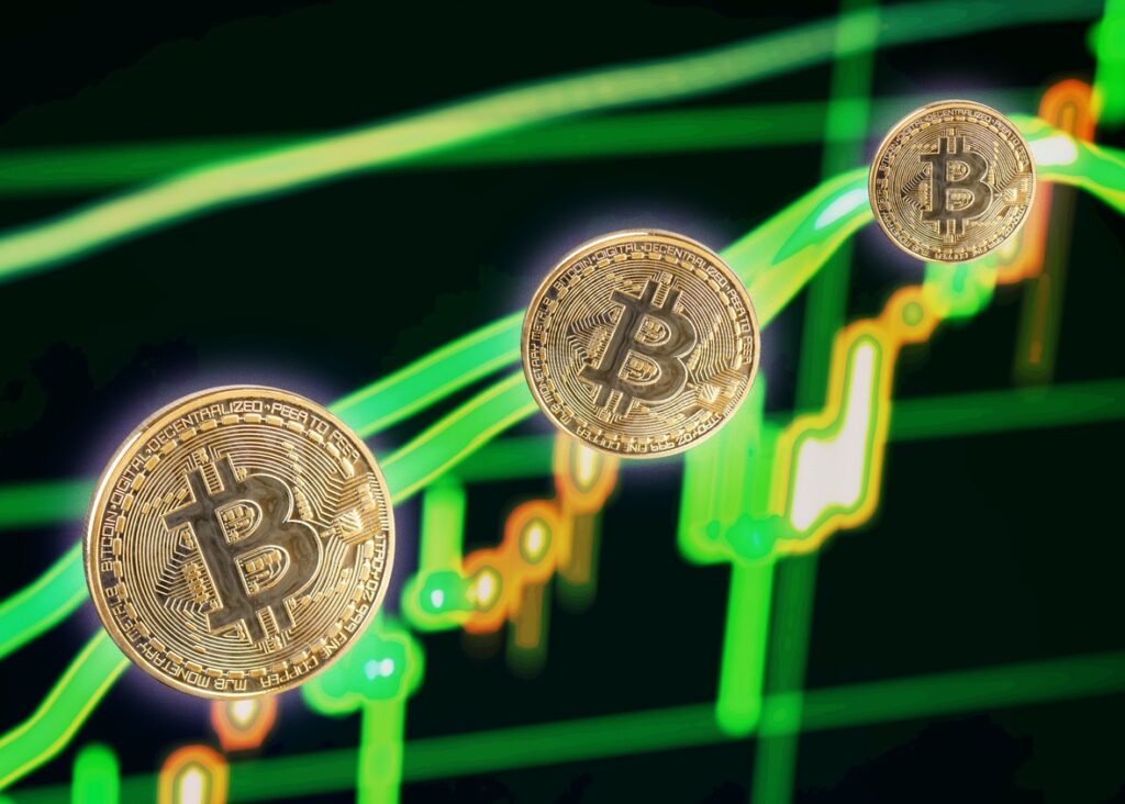 Mayıs'taki Bitcoin Çöküşünü Bilen Analistten İkili Tepe Uyarısı