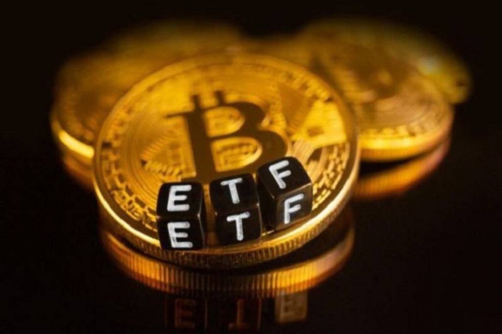 Önde Gelen 2 Ekonomist Bitcoin ETF’si Sonrası Yıl Sonu İçin BTC Fiyat Tahminini Güncelledi