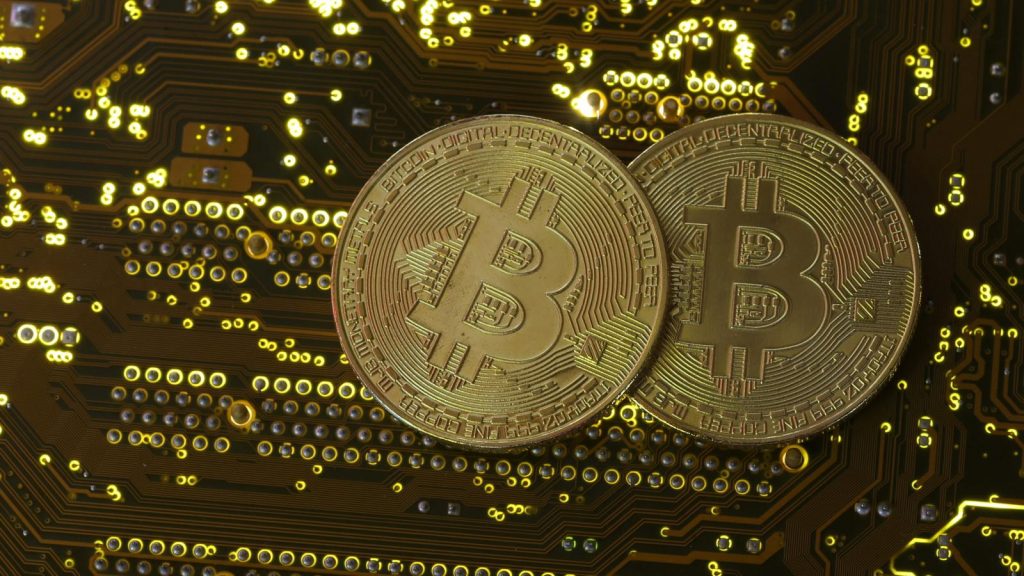 Analist: 2 Altcoin Bitcoin'i Geride Bırakacak