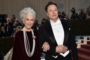 Elon-Musk-in-Annesi