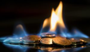 Bitcoin Düşüşte: Bu Altcoin Devasa Yakımlar Yapıyor