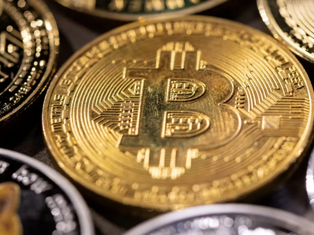 Uzmanlar İpucu Verdi: Bitcoin Fiyatı Nereye Gidecek?