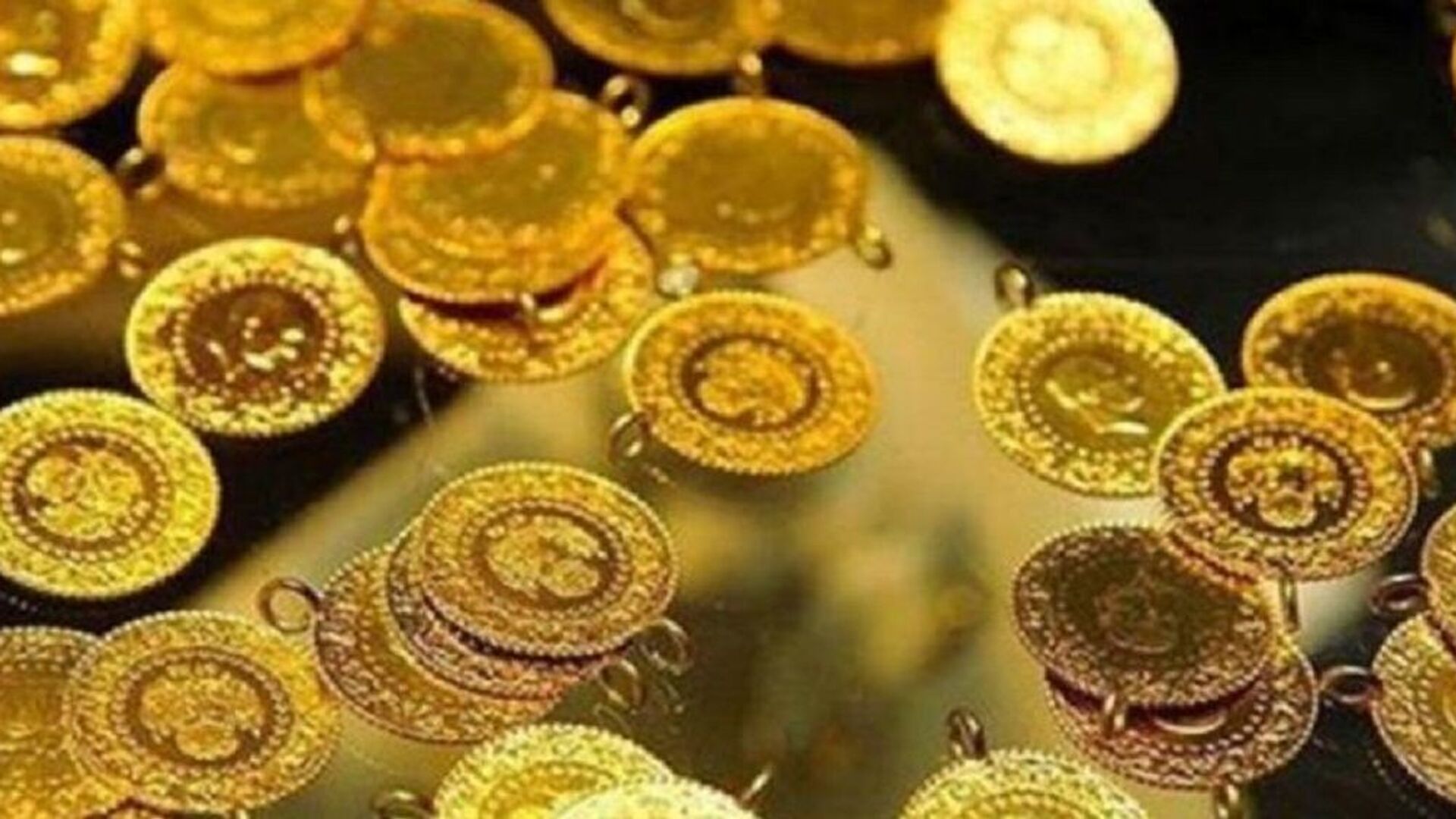 Tarih Bile Kondu: Altın Fiyatı Bu Rekorlara Koşuyor!