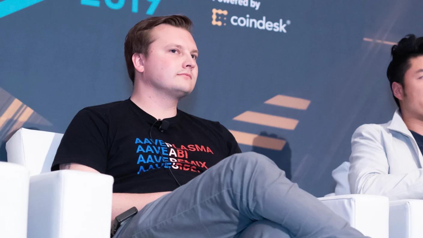Aave Kurucusu Bu Altcoin'den Torbalarca Sattı: Fiyat Düştü!