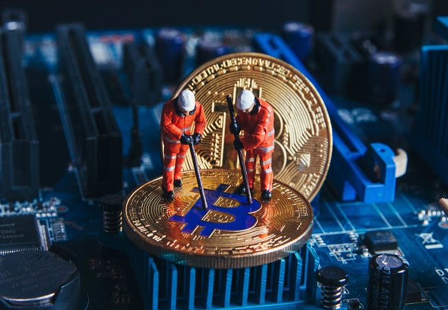 Bitcoin Madencileri Her Şeyi Sattı! Şimdi Ne Bekleniyor?