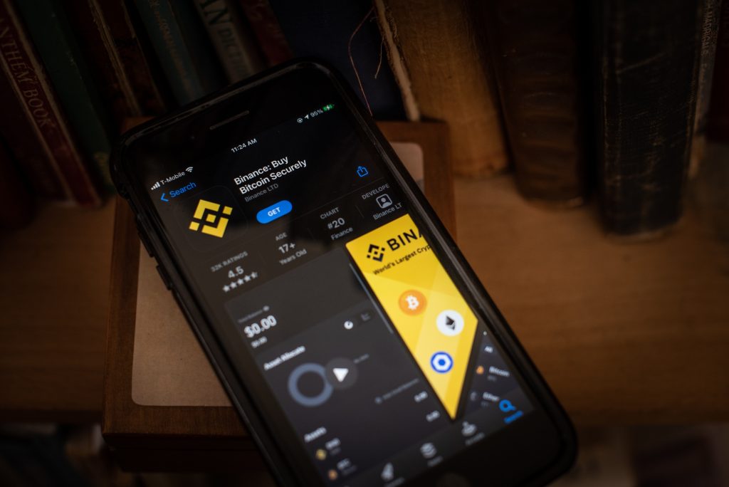Dikkat: Bu 2 Altcoin Binance'de Satılıyor!