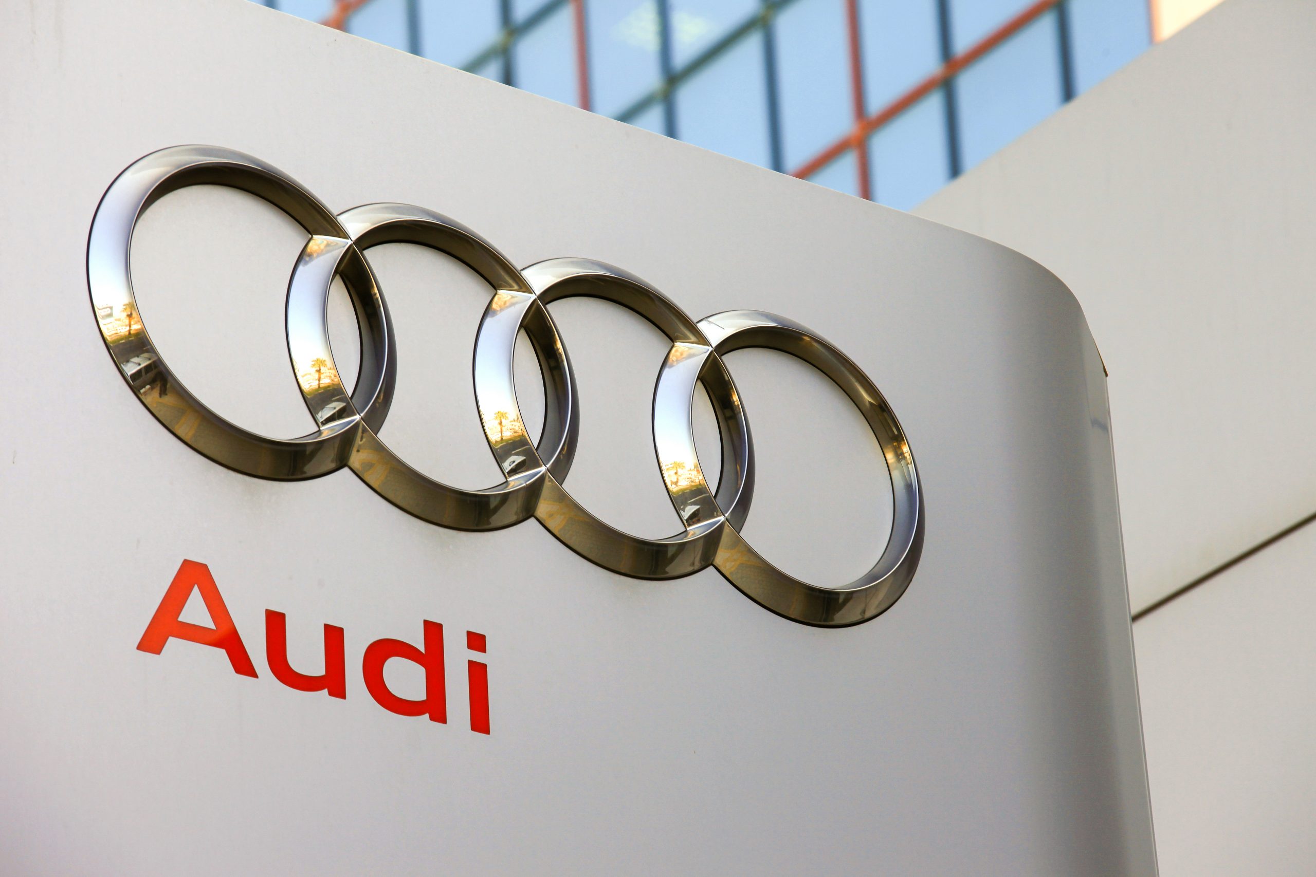 Audi Duyurdu: Bu Altcoin ile İşbirliği Yapıyor!