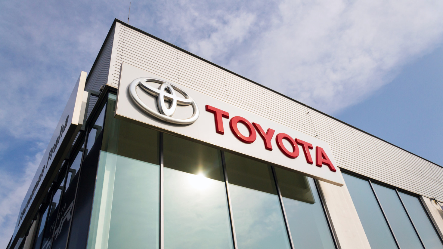 Toyota Bitcoin, ETH Değil: Bu Altcoin'i Seçti!