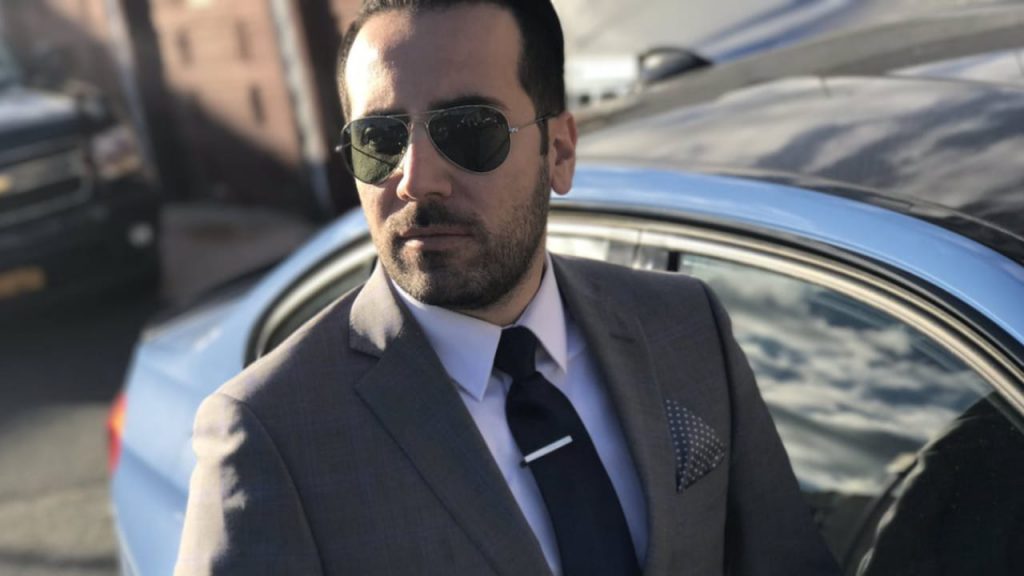 SHIB Tutan Ünlü Politikacı: Bu Coinden Alacağım!