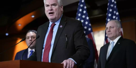Bitcoin ve Kripto Para Destekçisi Tom Emmer, Temsilciler Meclisi Başkan Adaylığını Resmen Açıkladı