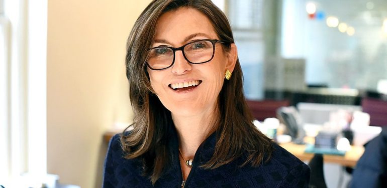 Cathie Wood, 7 Milyar Doları Yöneten Bitcoin Dostu, Düşüşün Ardından BTC Hakkındaki Görüşlerini Paylaştı