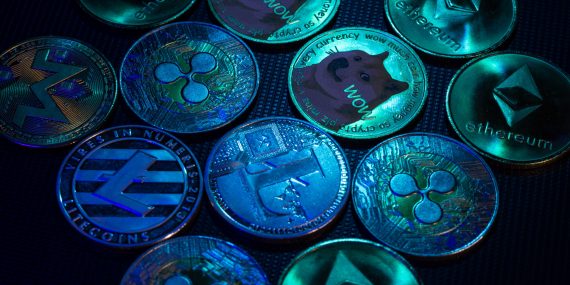 Santiment: Sahte ETF Haberleriyle Sarsılan Bitcoin’in Gölgesinde Parlayan Beş Altcoin! Takip Edilmeye Değer!