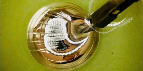 Geleceğin Kapısı Açılıyor: Sıvı Metal RAM ile Yenilikçi Akıllı İmplantlar Geliyor