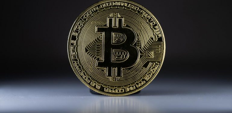 Stanford Üniversitesi, Bitcoin Alımıyla Gündemi Sallıyor!